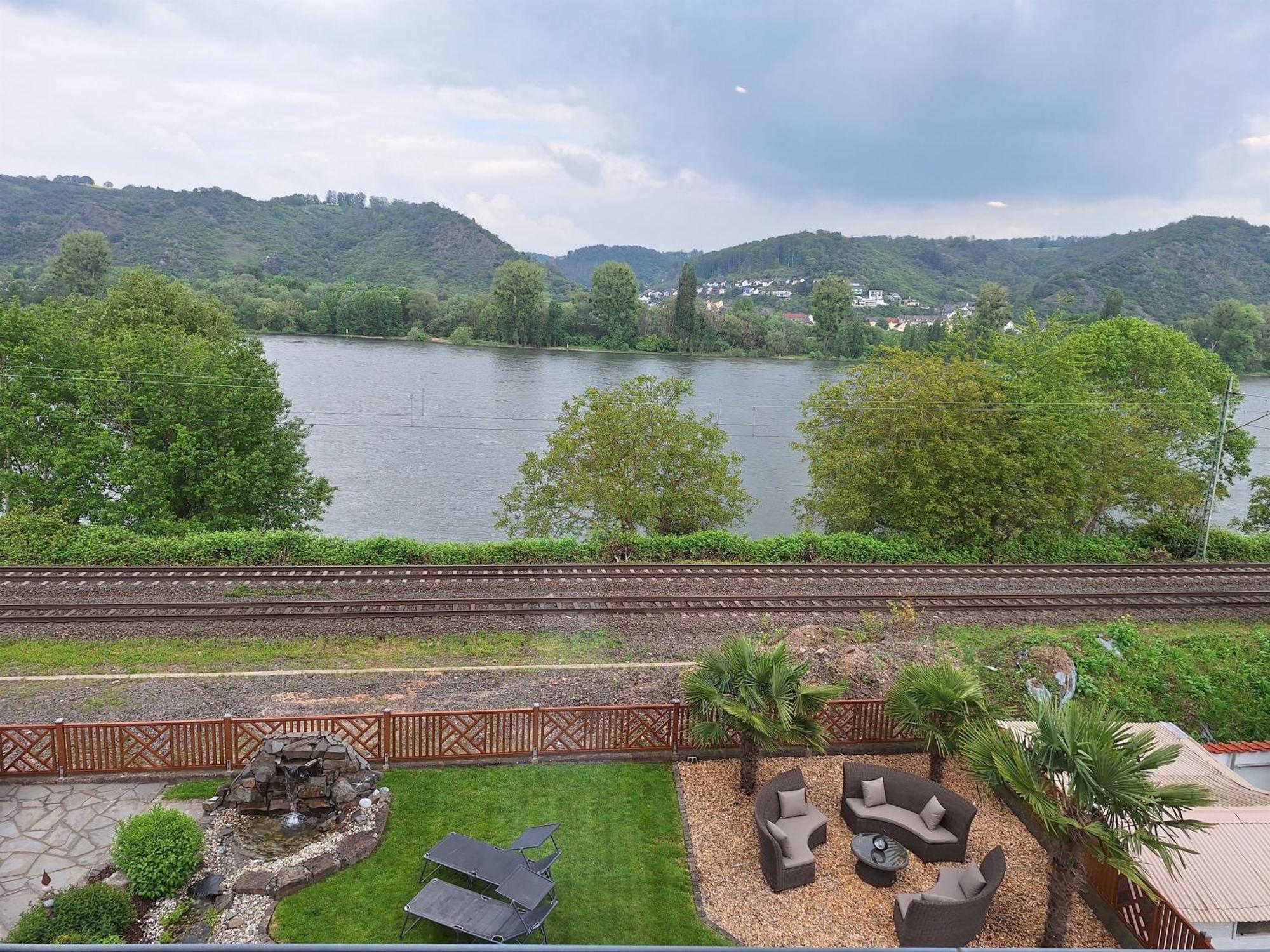 Ferienwohnung Rhens Am Rhein Luaran gambar